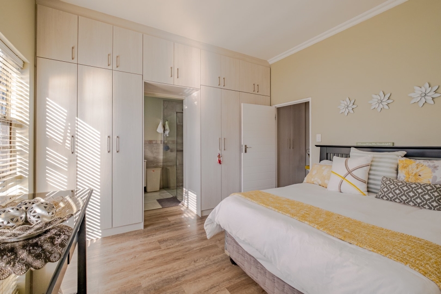 3 Bedroom Property for Sale in Sandbaai Western Cape